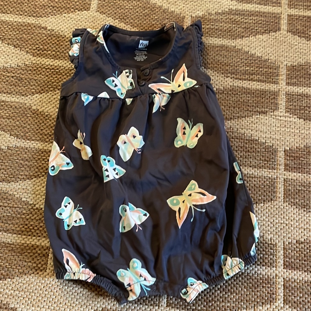 🌷Tea Collection-Baby Butterfly Romper. 12-18 months
